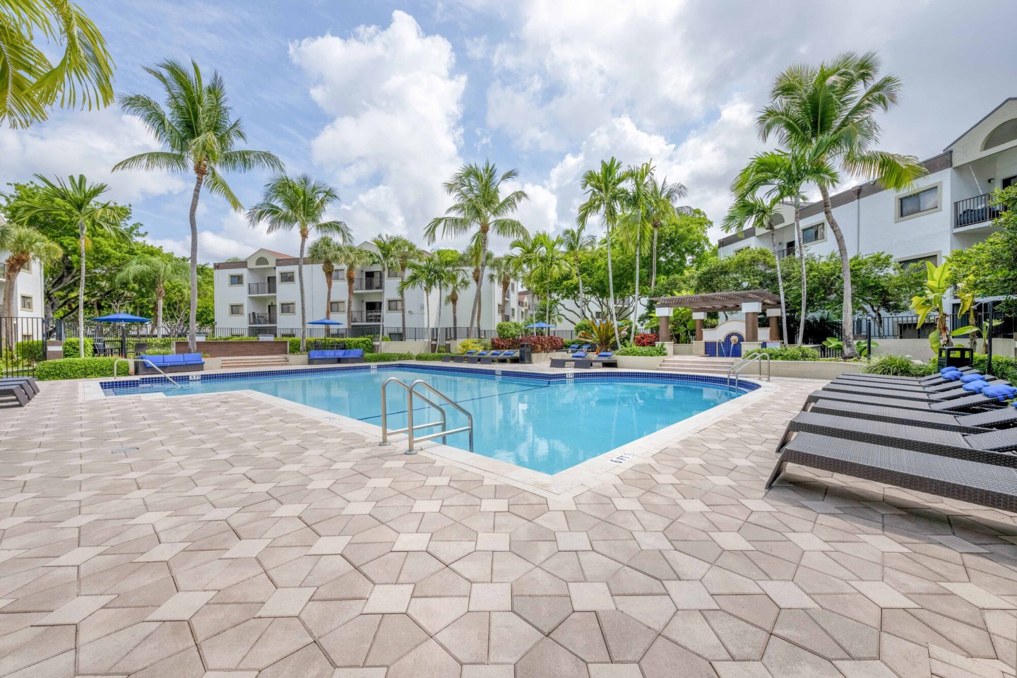 Emerald Palms Image 13