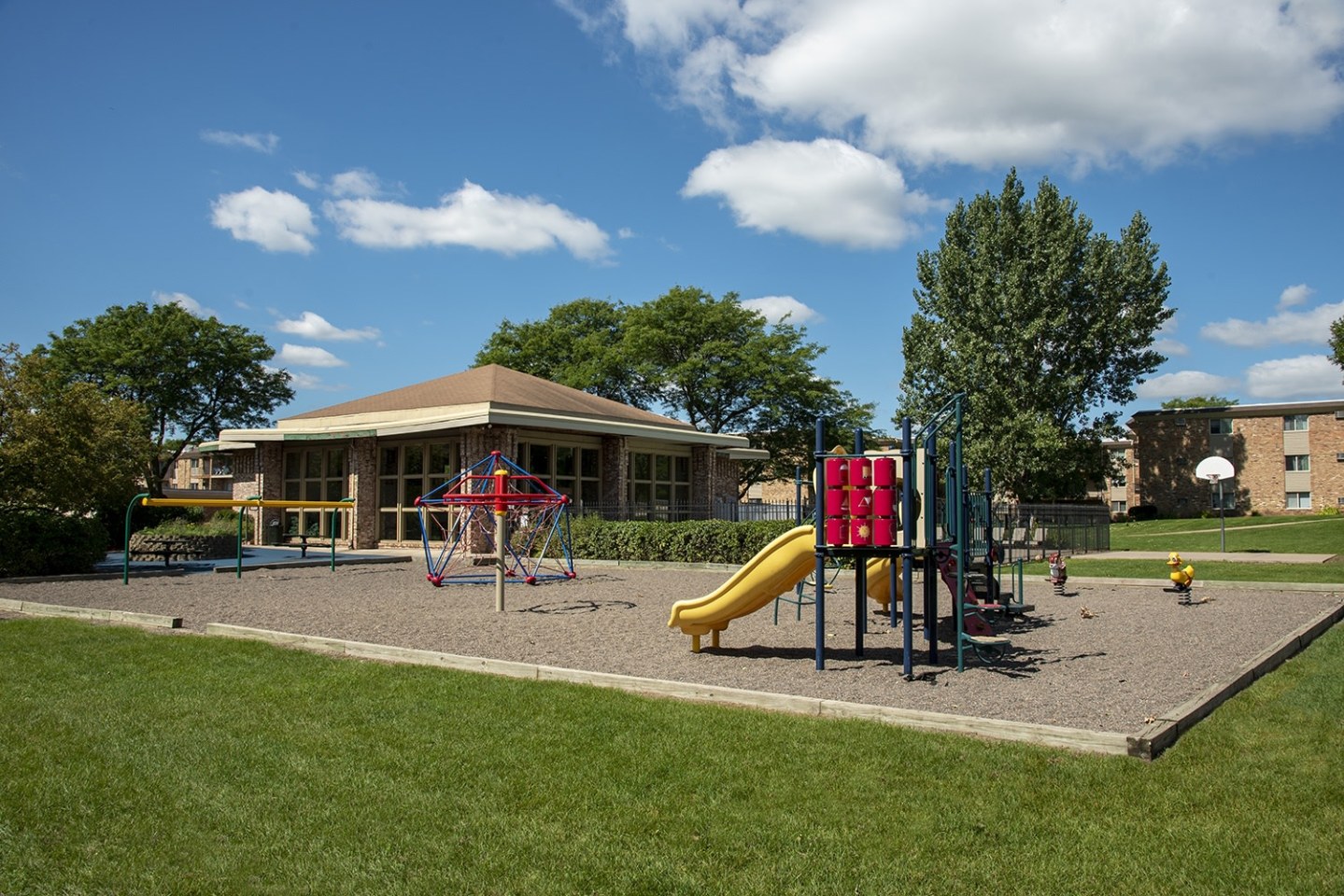 River Pointe Image 21