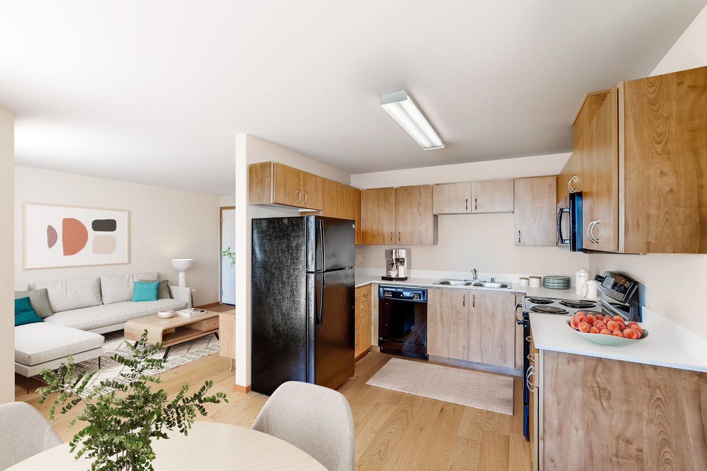 Fountain Village Apartment Homes Image 3