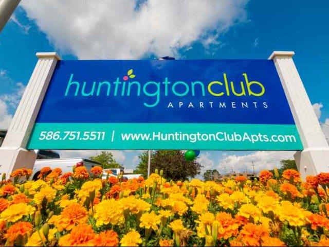 Huntington Club Apartments Image 2