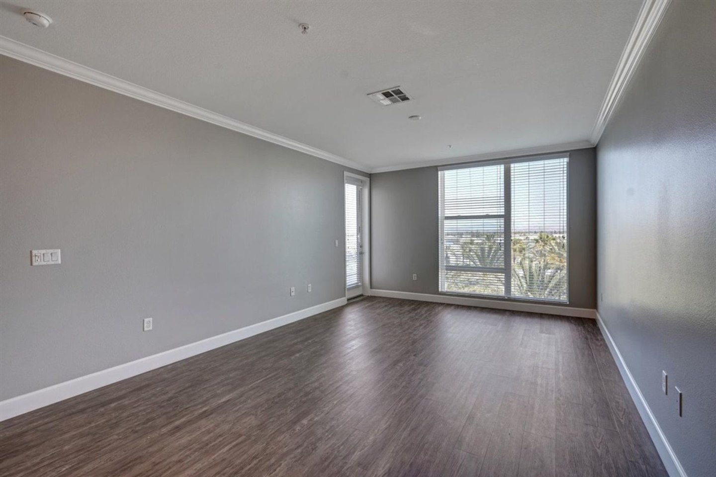 Stadium House Apartments Image 36