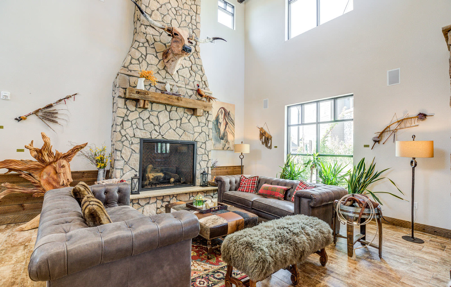 Bucking Horse Apartments Image 14
