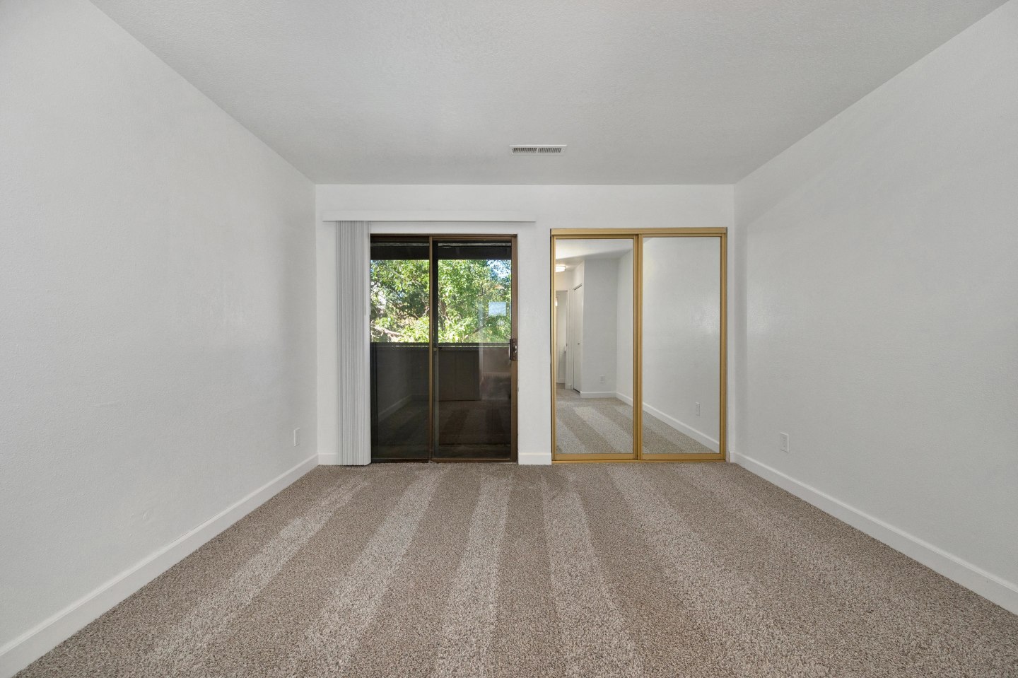 Townhomes at 201 Image 18