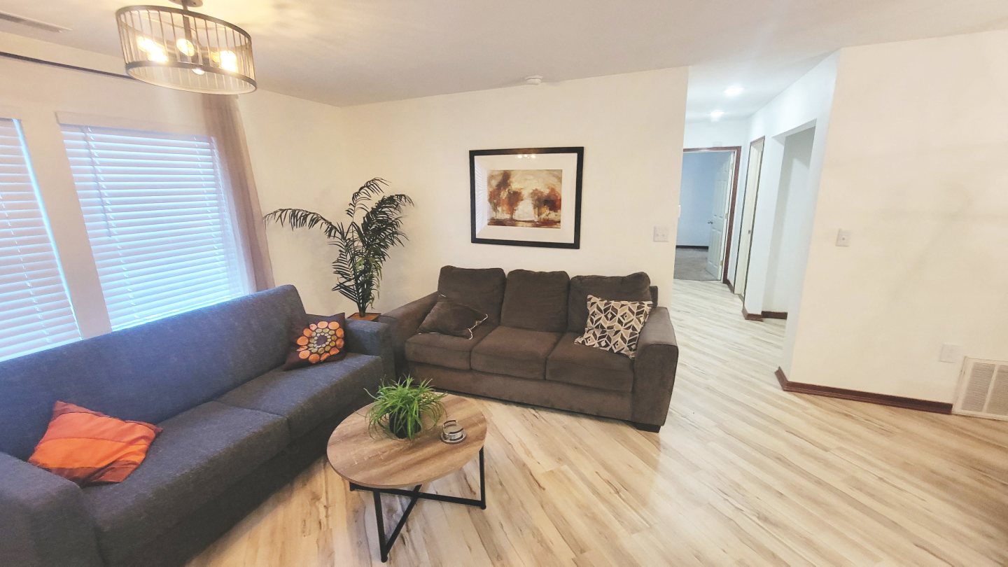 Gold Apartments Image 3