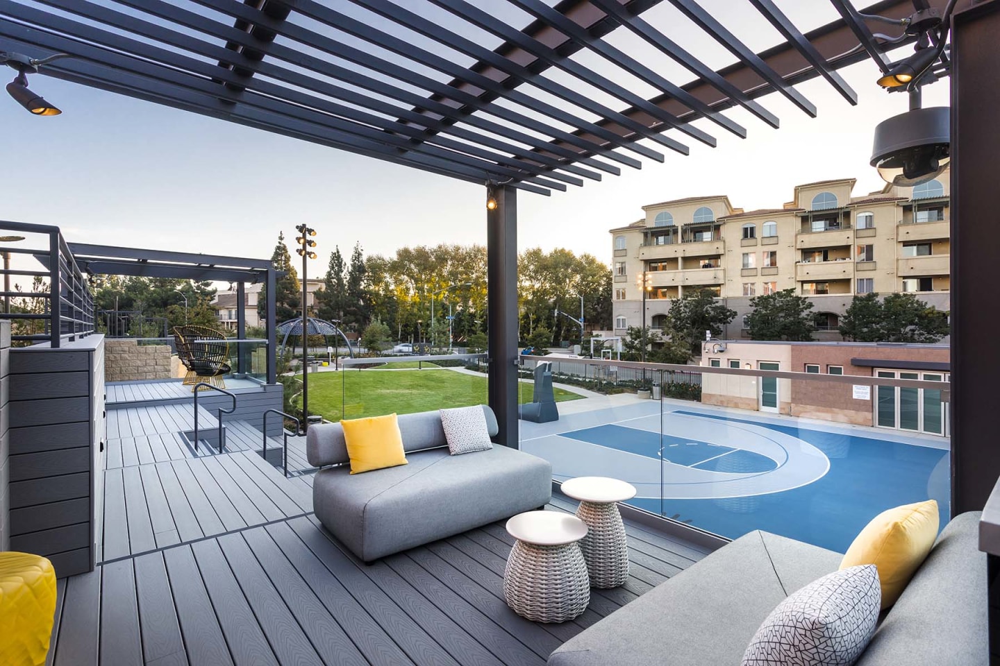 360 Luxury Apartments Image 10