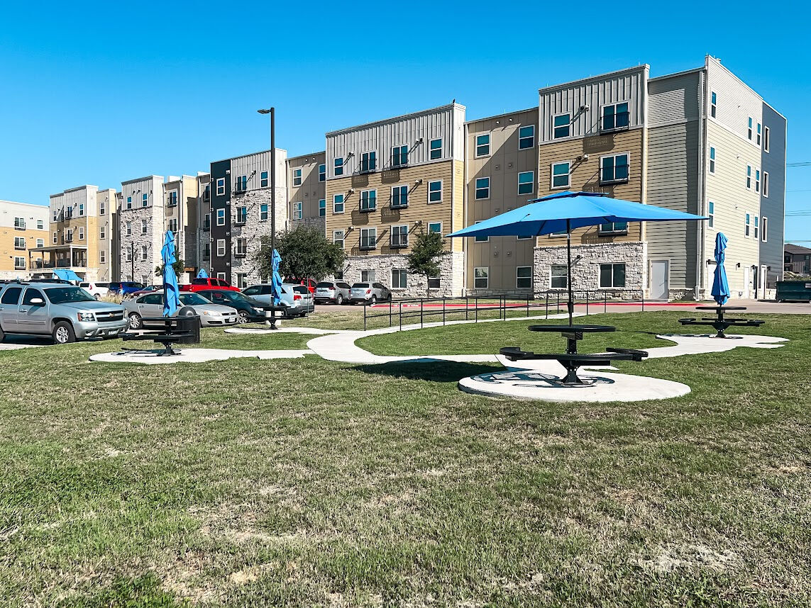 Sansom Pointe Apartments - Senior and Affordable Housing Image 3