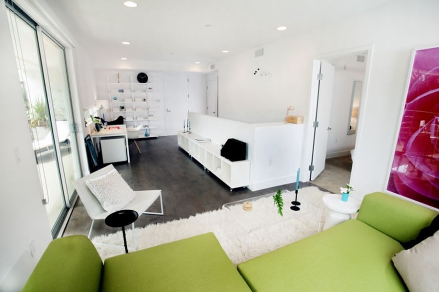 1800 Whitley Image 16