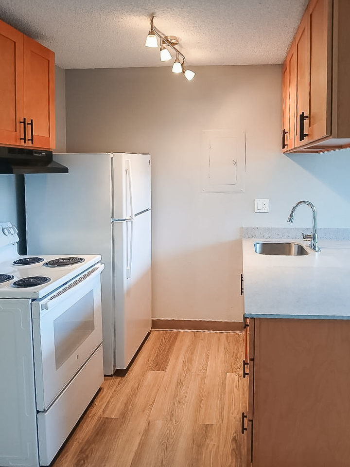 Phoenix Court Apartments Image 7