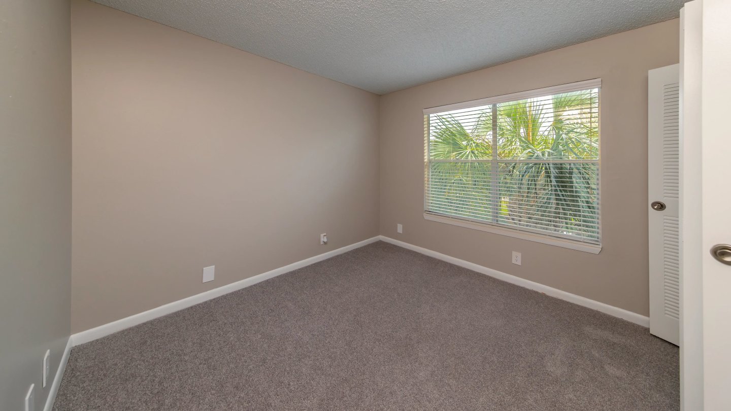 The View at Waters Edge Image 45