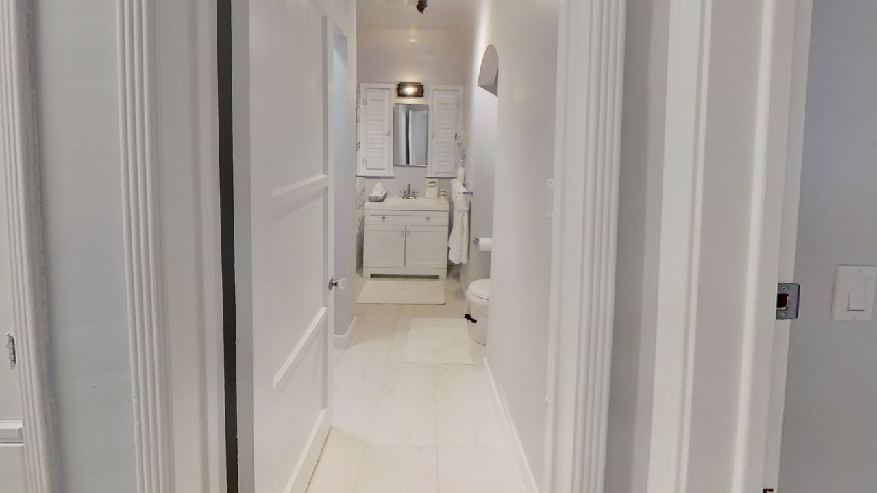 Kling Front Image 38