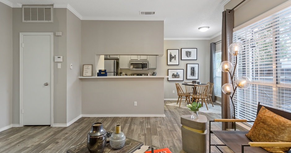 Huntington Meadows Apartment Homes Image 11
