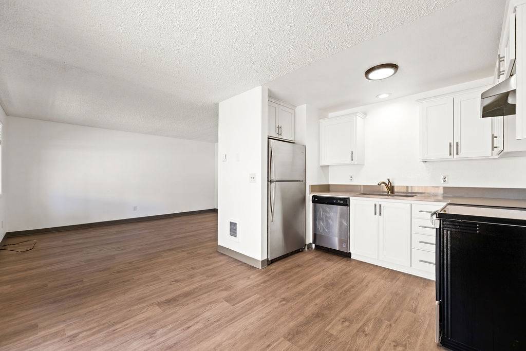 Coast Pine Apartments Image 7