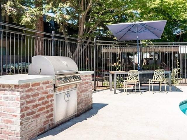 Arbor Walk Apartments Image 14