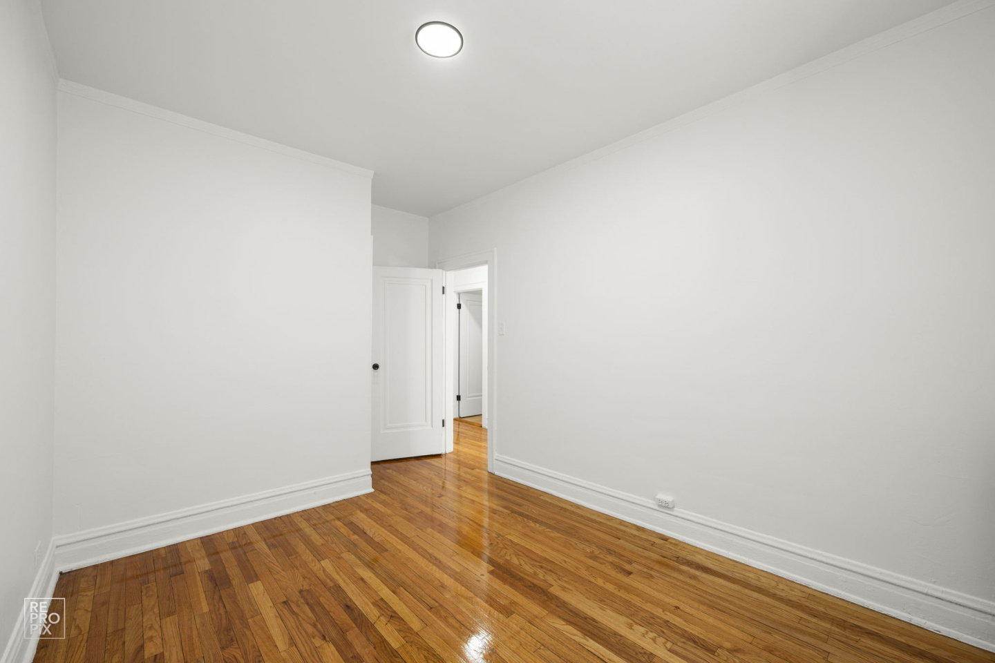 1704 W 77th St Image 20