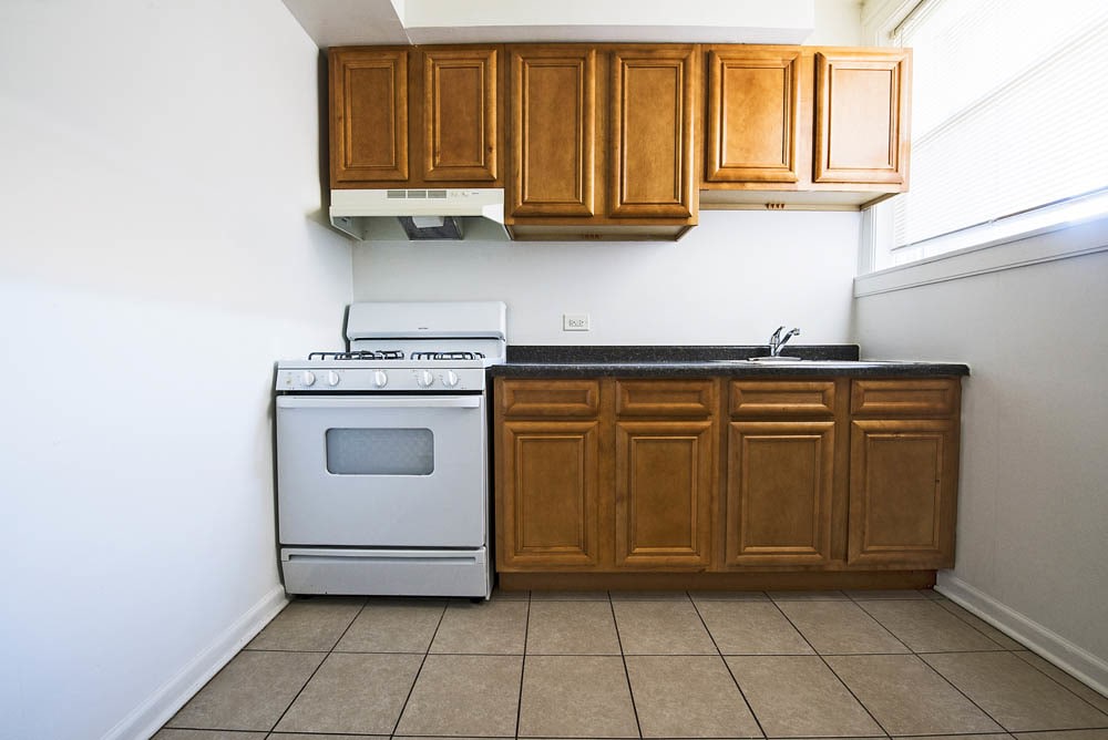 8056 S Drexel Ave Image 1