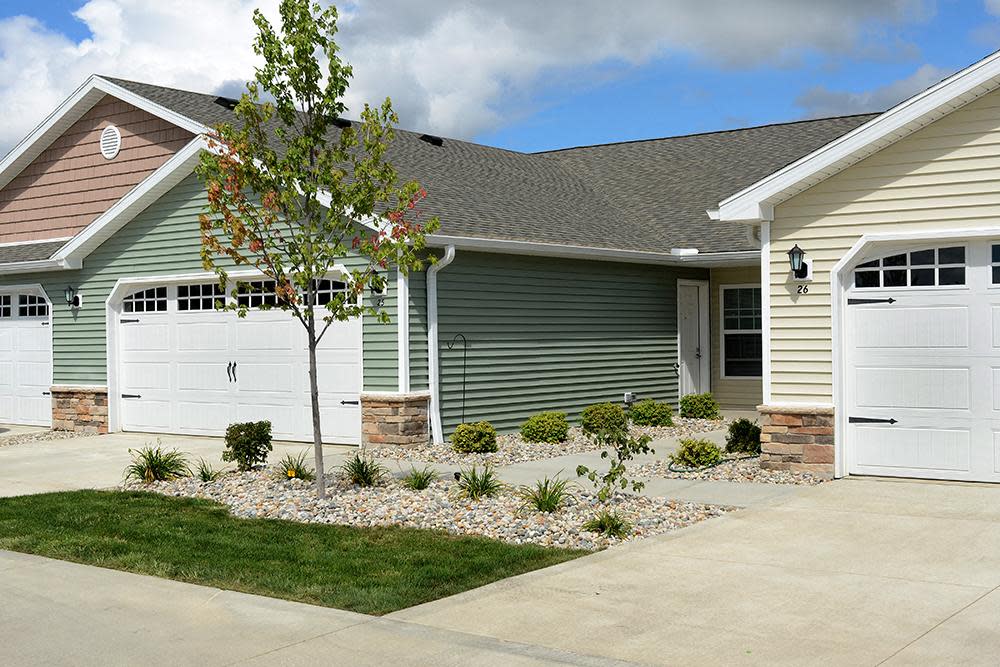 Redwood Perrysburg Woodmont Drive Image 1