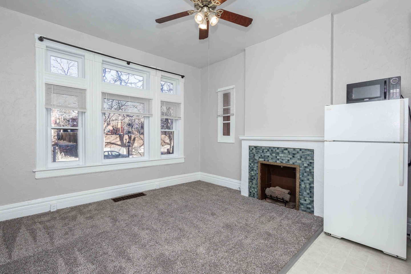 1325 Corona Image 2