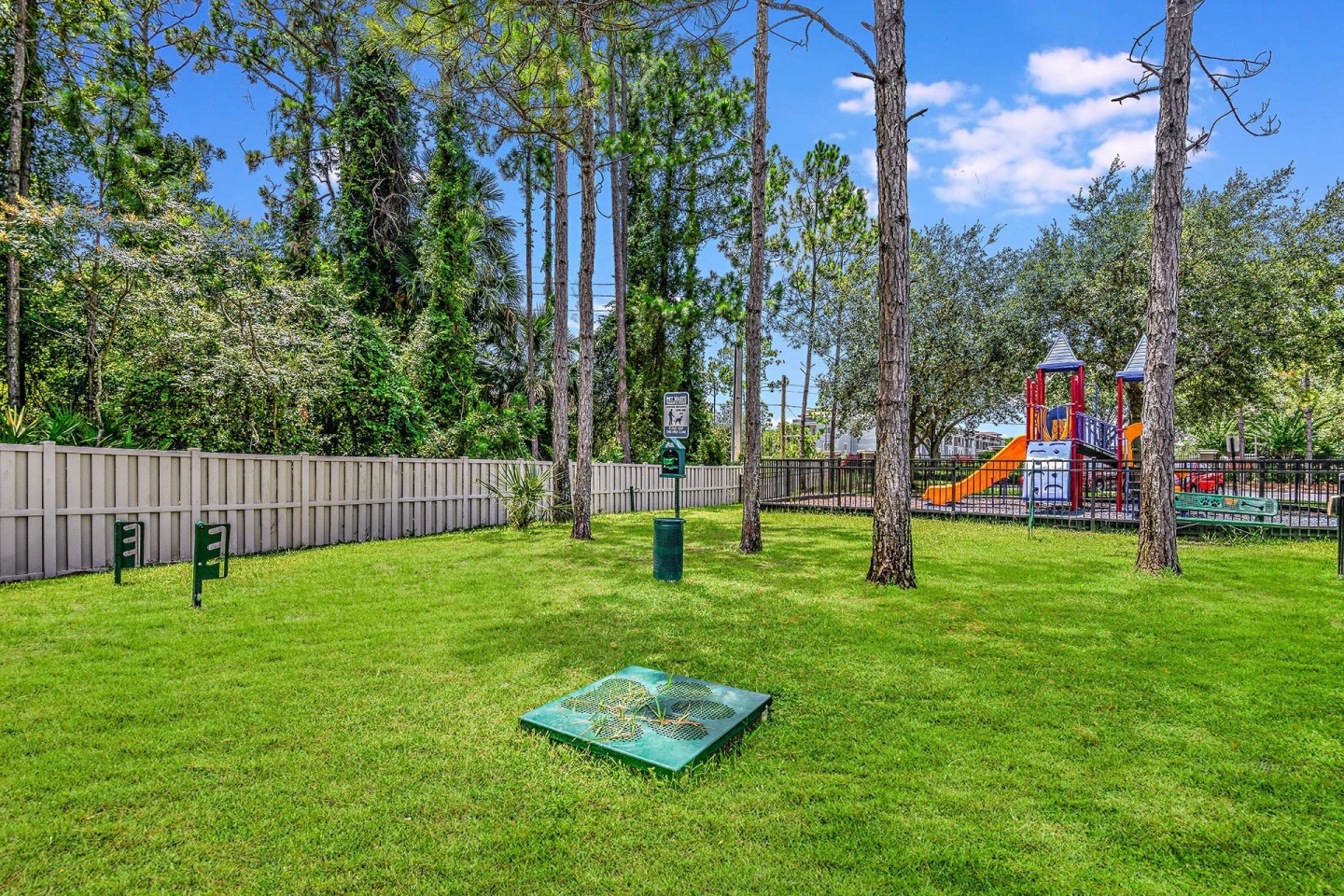 Hawthorne Village Image 24