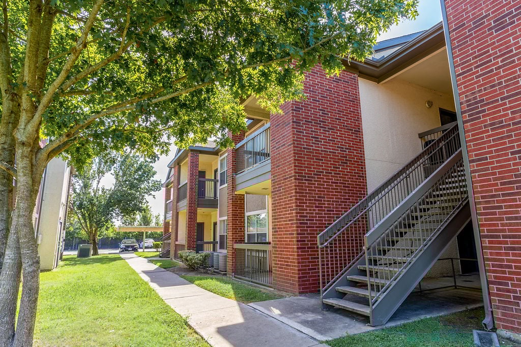 Oakbridge Apartment Homes Image 6