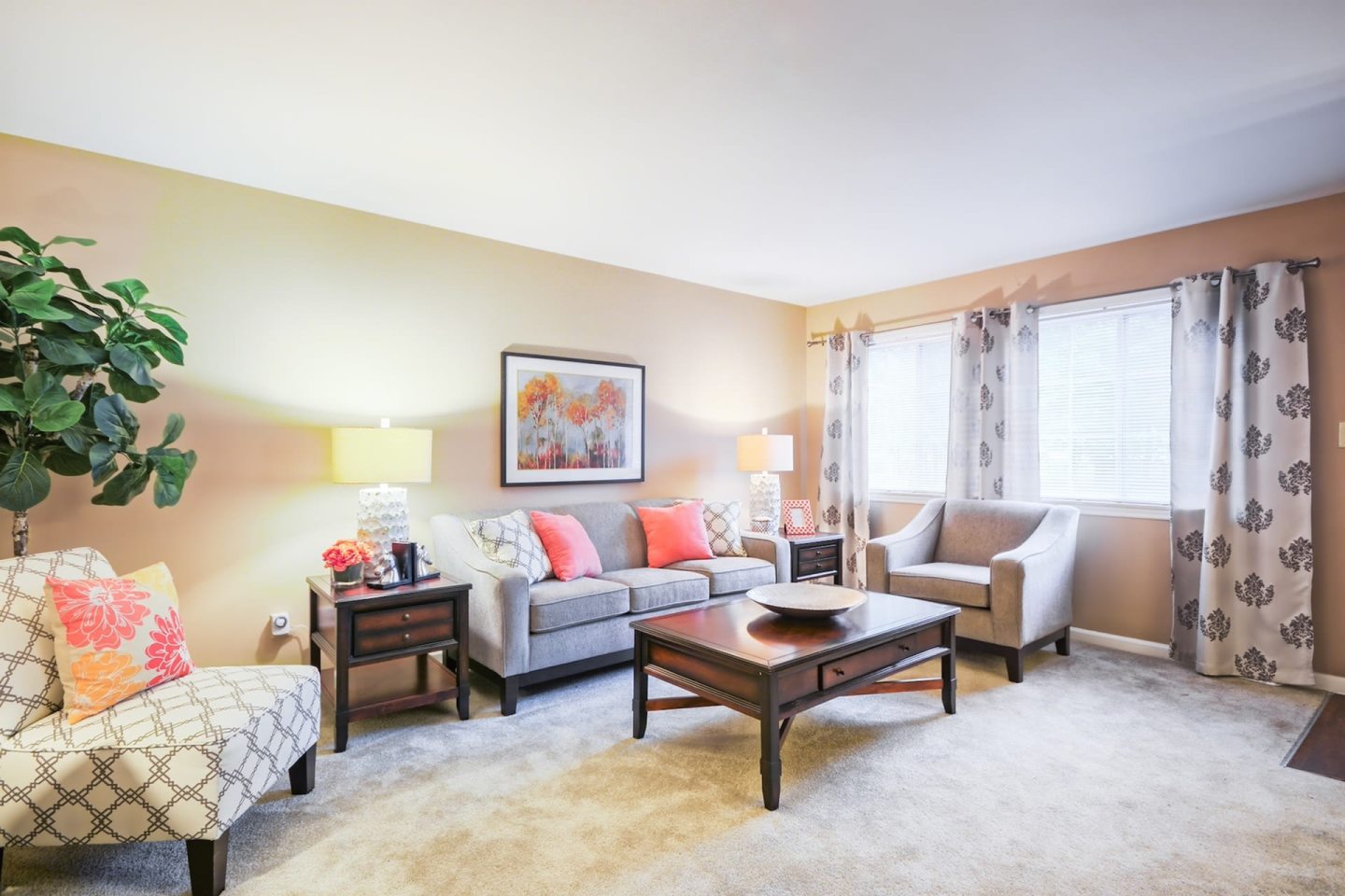 Chateau de Ville Apartments Image 2