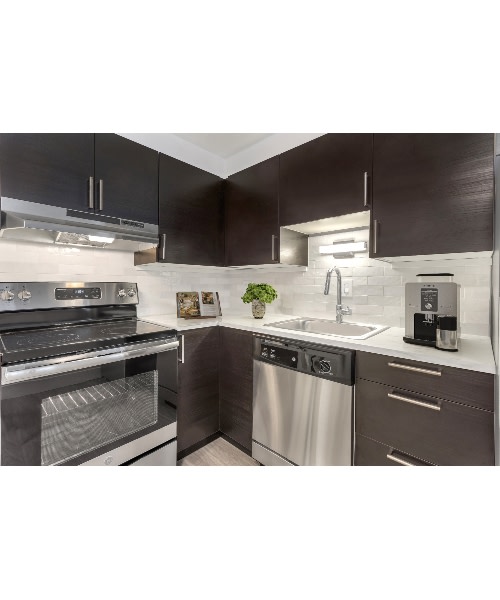 899 Washington Image 1