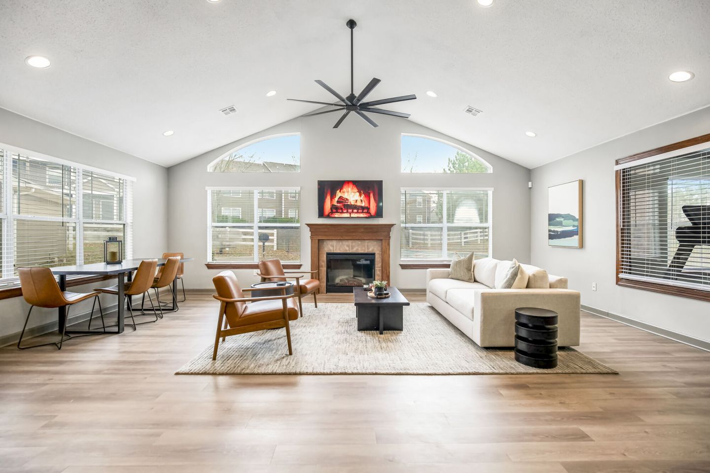 Lakewood Terrace Image 18