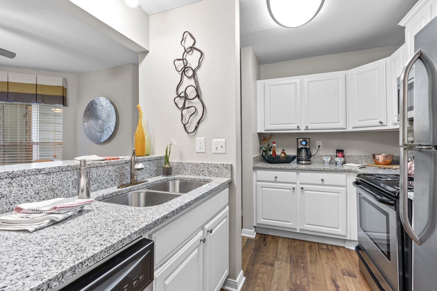 Regency Place Image 16
