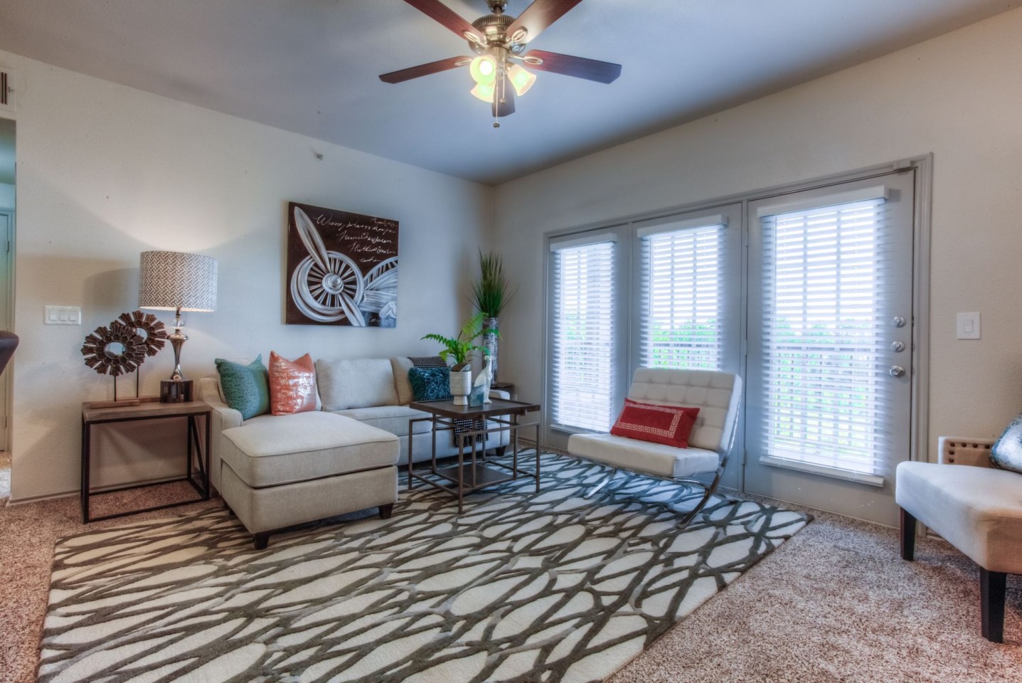 Waters Edge Villas Apartments Image 2