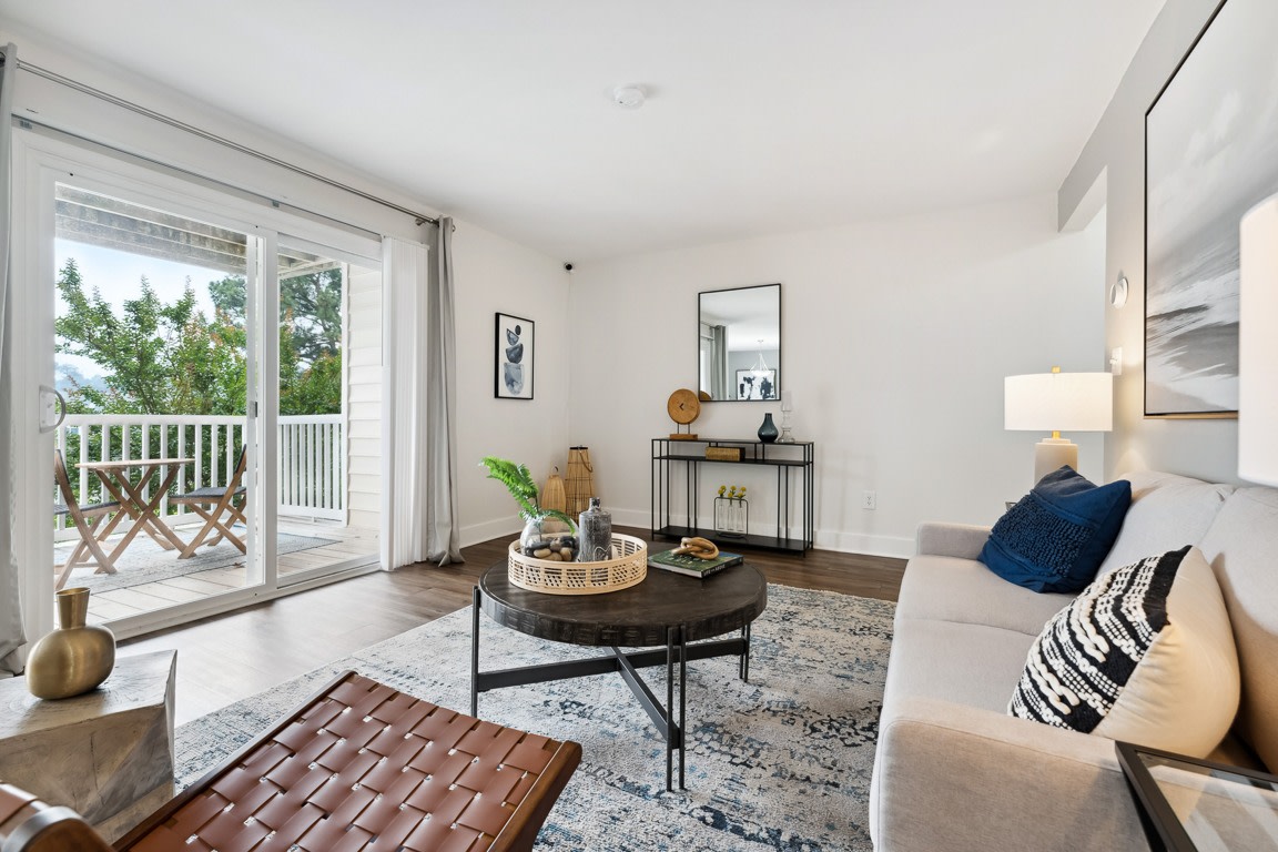 Linkhorn Bay Apartments Image 16