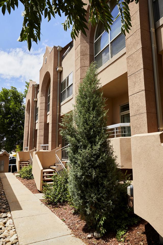 Brownstone Manor Image 10