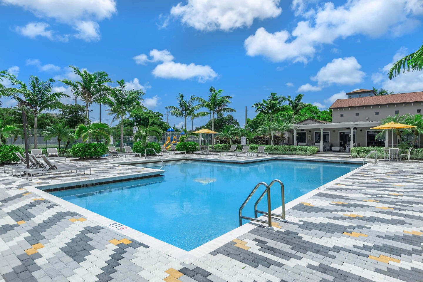 Latitude Pointe Image 21