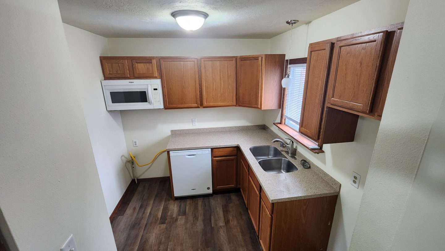 Arrowhead Apartments and Townhomes Image 10