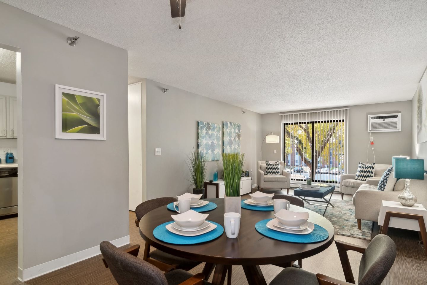 Twelve 501 Apartment Homes Image 7