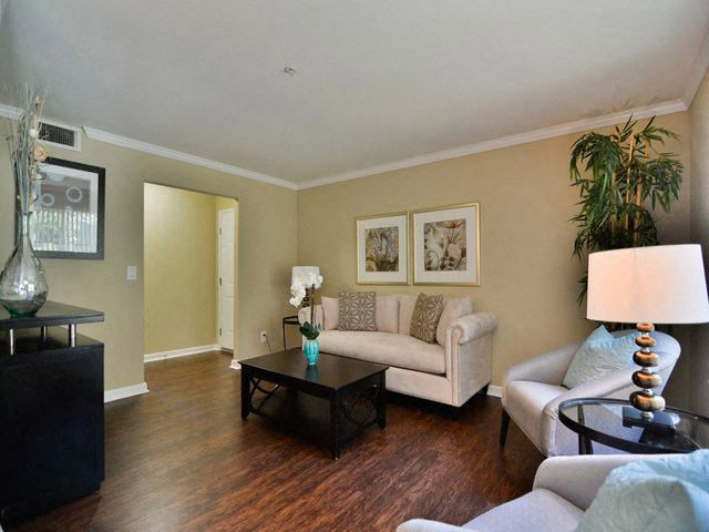 Crooked Oak Image 12
