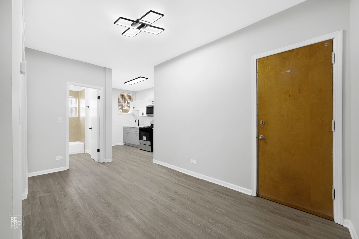447 N Austin Image 12