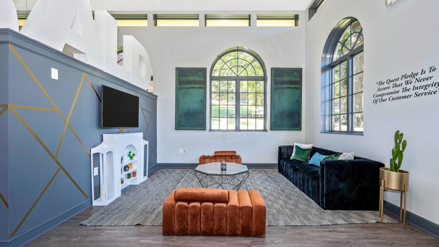Emerald Apartments Image 14