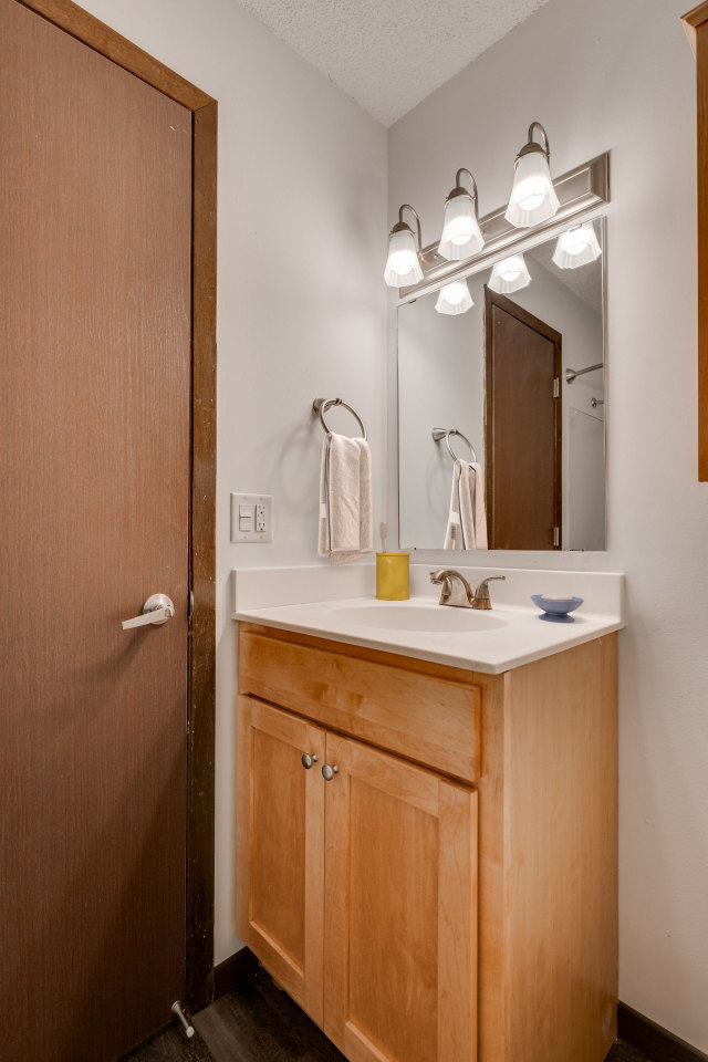 Shelard Village Apartments Image 16
