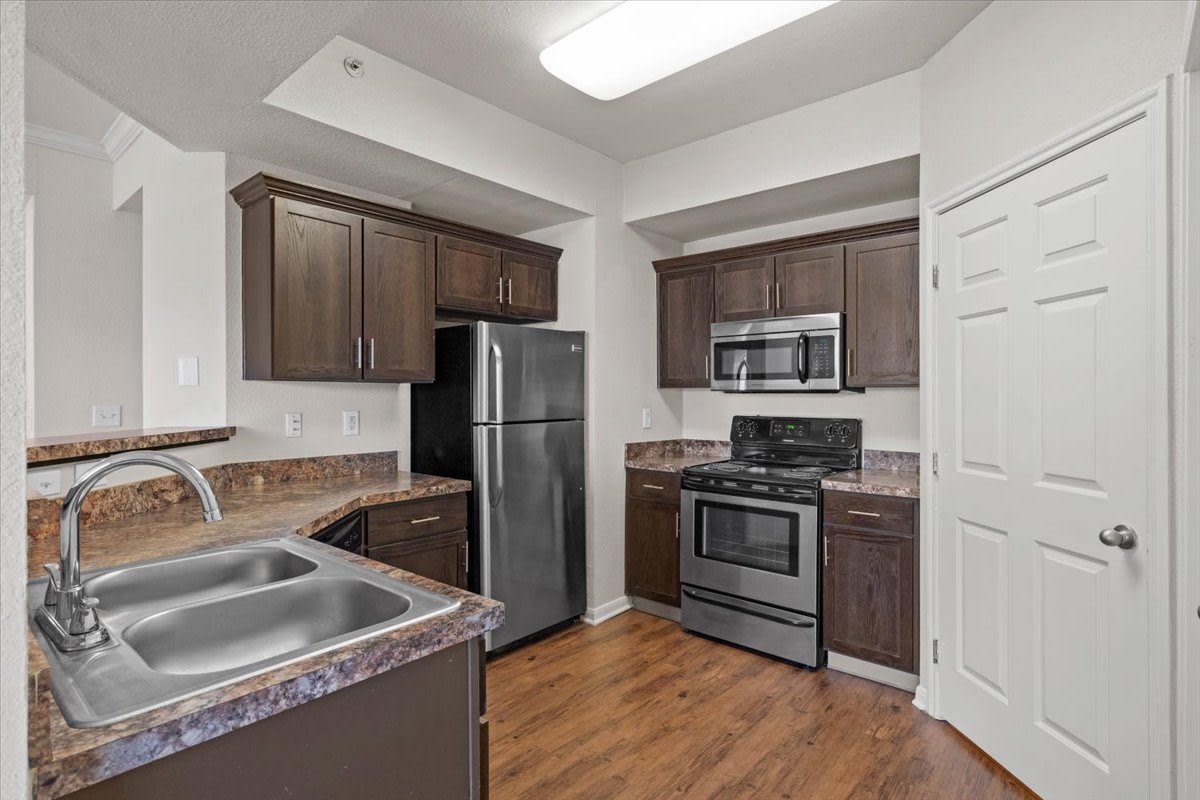 Crescent Apartments Image 8