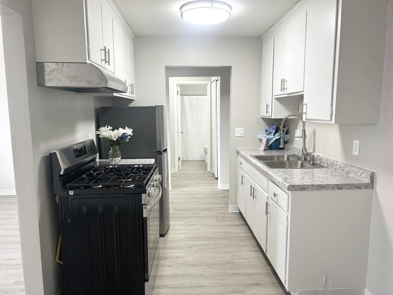 Richfield Square Apartments Image 3