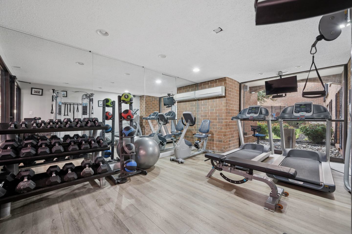 7400 Roosevelt Image 11