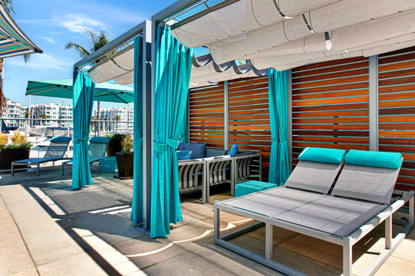 Harborside Marina Bay Image 20