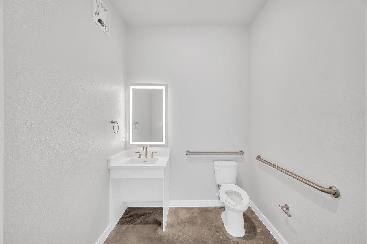 The Delta Pearland Image 13
