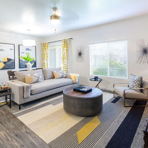 Wilshire Place Apartments Image 13