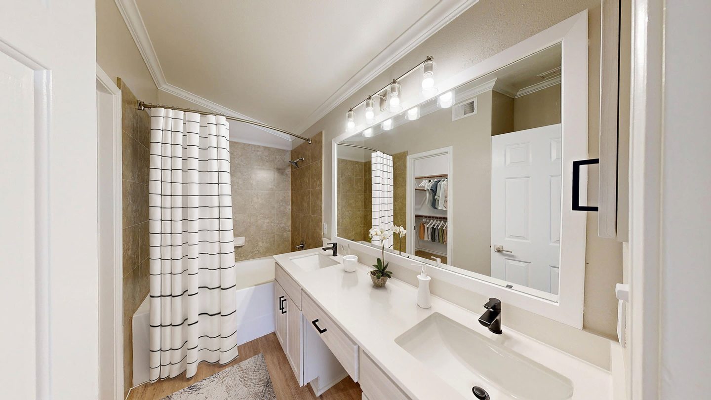 Lakeside at Coppell Apartments Image 7