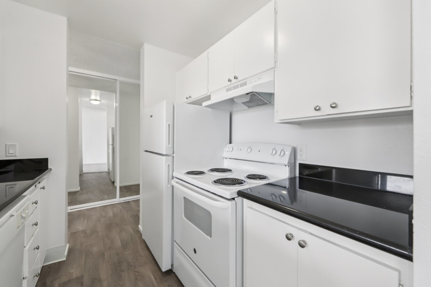 Lakewood Apartments at Lake Merced Image 24