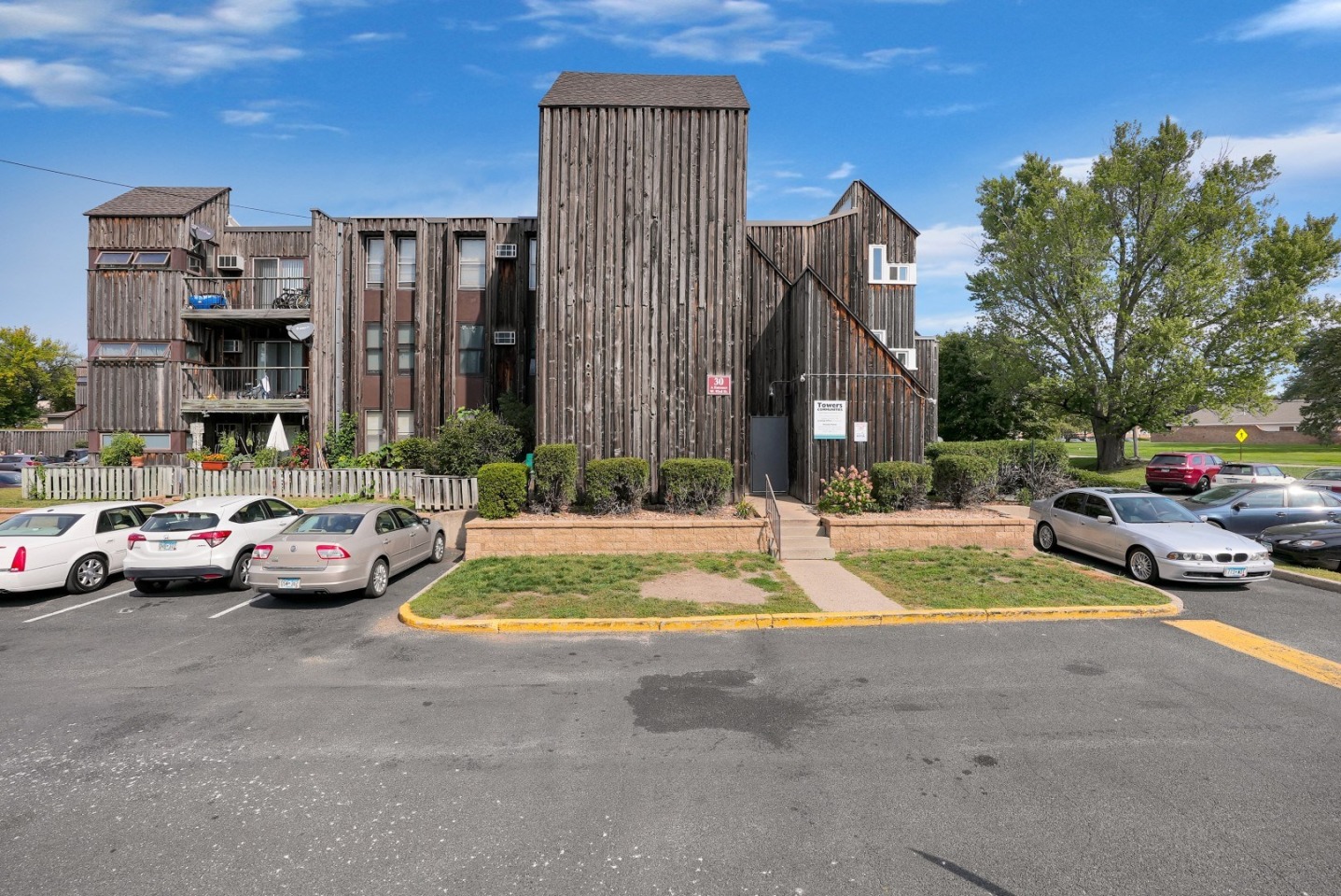 The Arbors Apartments Image 2