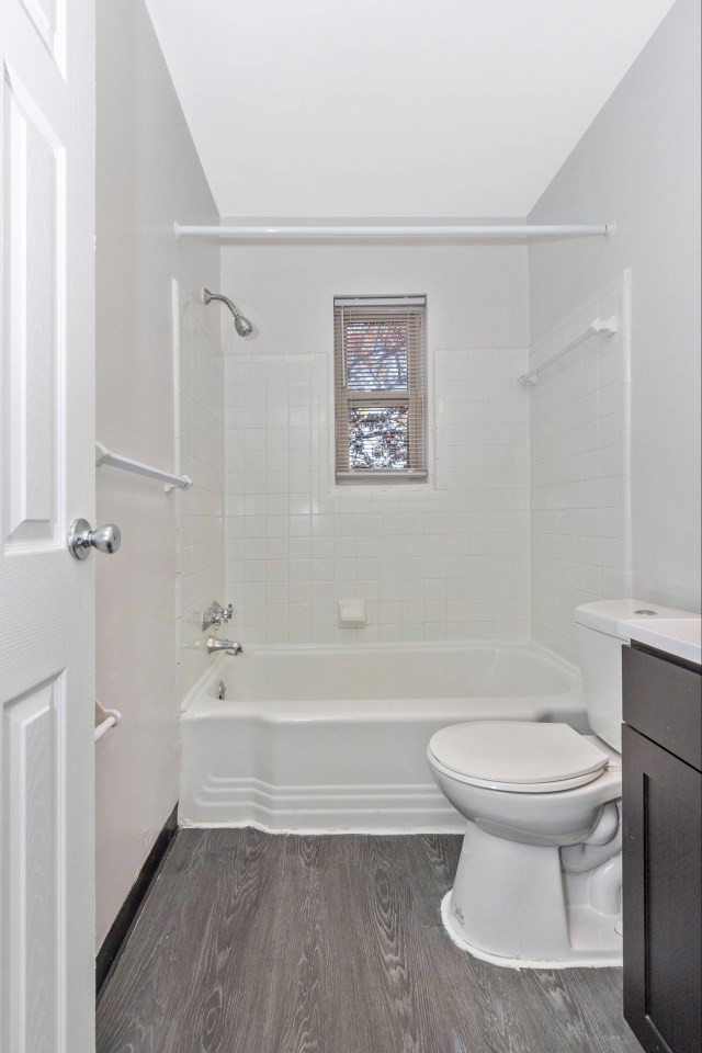 Emerald Apartments Image 17