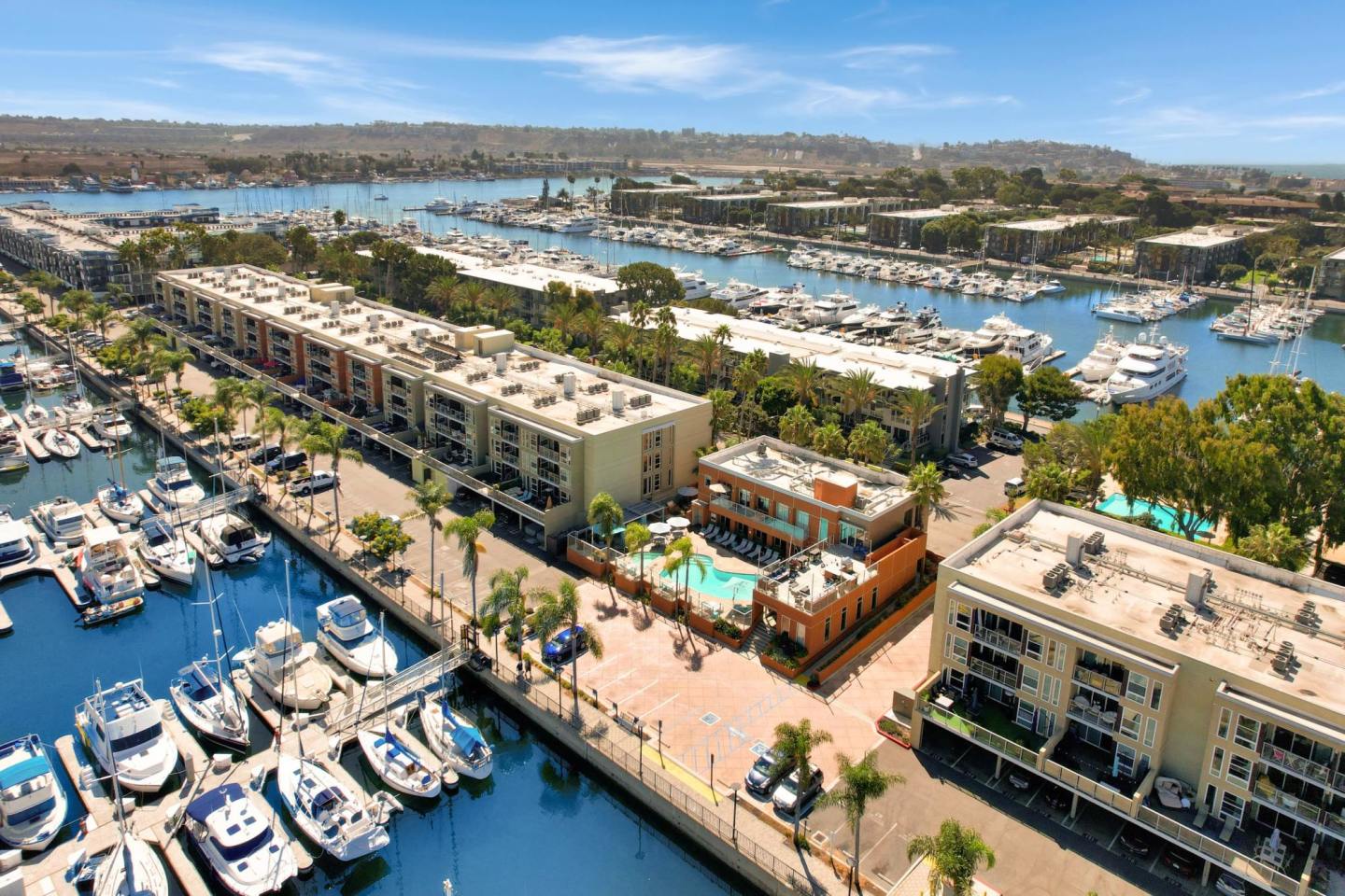 Harborside Marina Bay Image 27