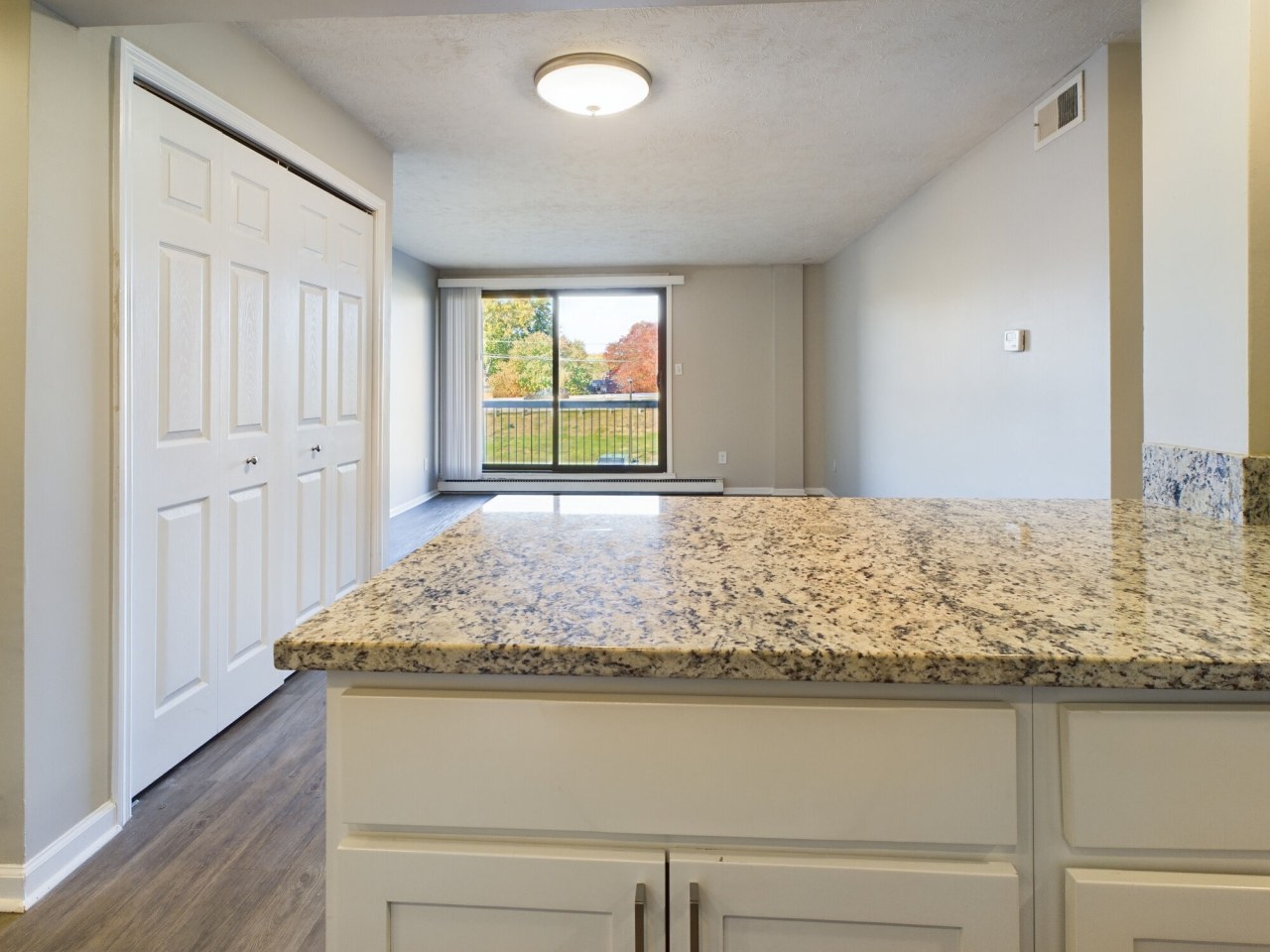 Edgewater Apartments Image 3