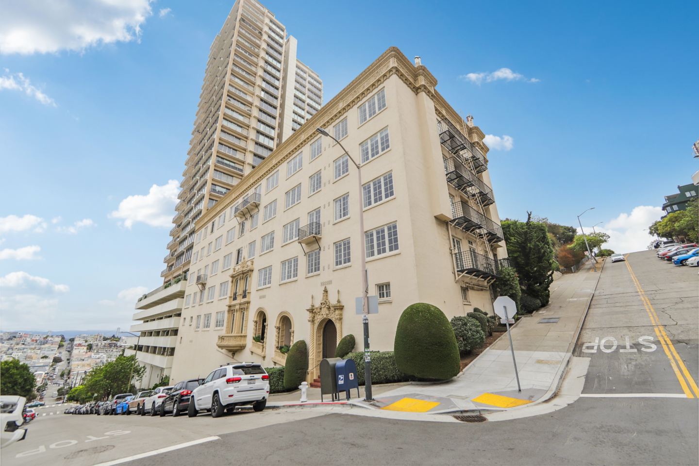 899 Green Street Image 22